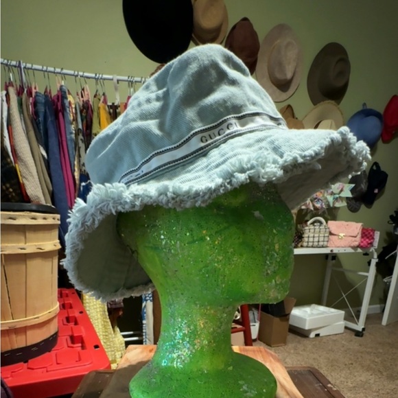 ADORABLE FREYED EDGE DENIM BUCKET HAT SMOKE FREE LADIES - Picture 1 of 2